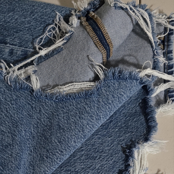 American Eagle Super High Rise Baggy Wide Leg Raw Hem Jeans Size 16 Short - Picture 8 of 16